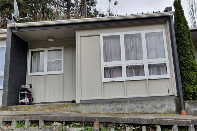 Photo of property in 2/20 Deller Grove, Silverstream, Upper Hutt, 5019