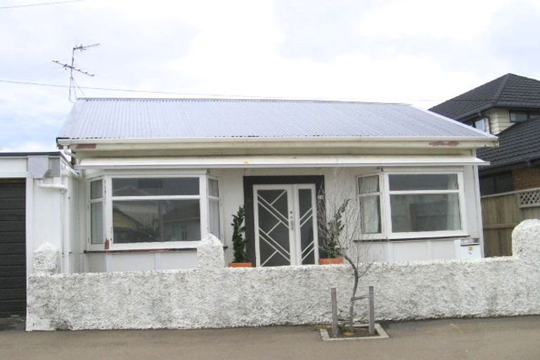 Photo of property in 76a Apu Crescent, Lyall Bay, Wellington, 6022