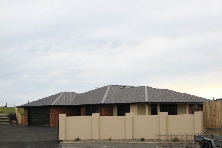 Photo of property in 20 Holyport Close, Fairfield, Dunedin, 9018