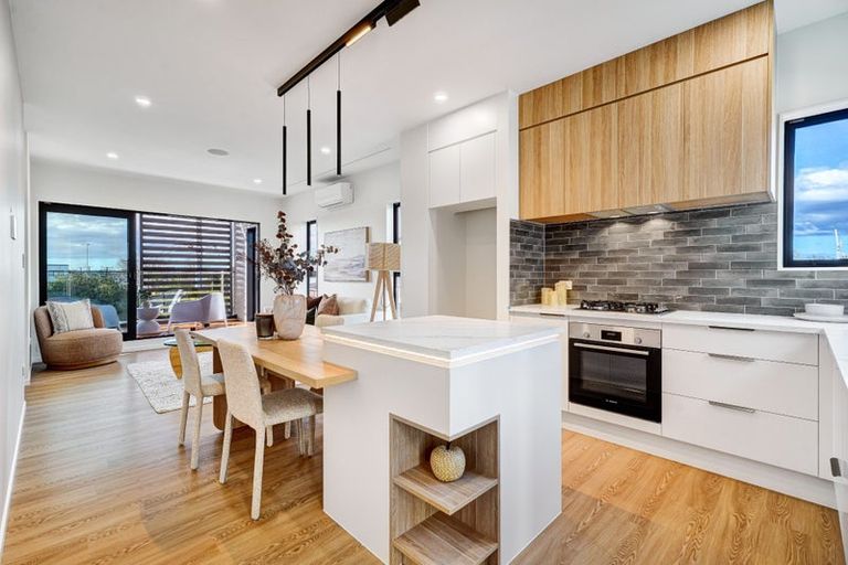 Photo of property in 16 Woodford Avenue, Brookfield, Tauranga, 3110