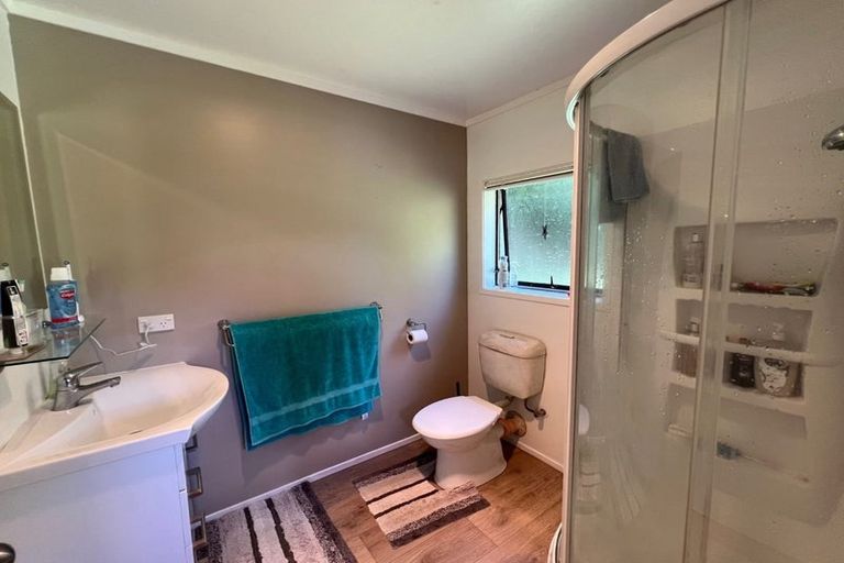 Photo of property in 2/18 Simon Ellice Drive, Bayview, Auckland, 0629