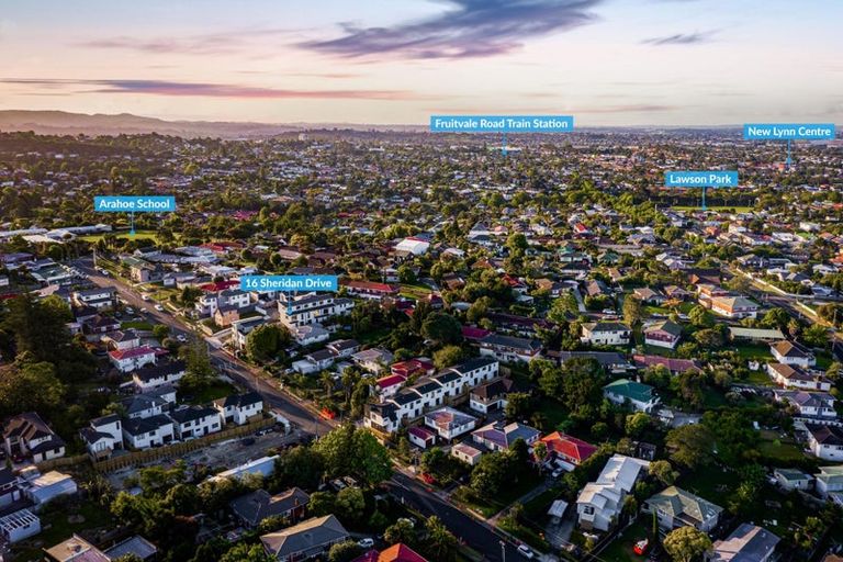 Photo of property in 16a Sheridan Drive, New Lynn, Auckland, 0600