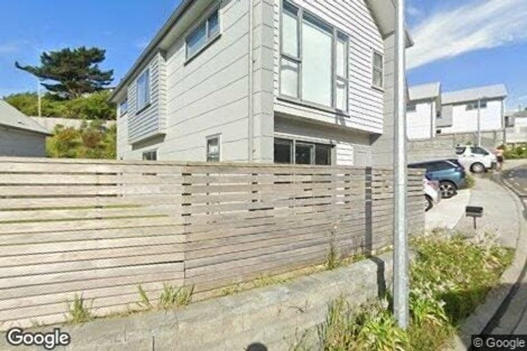 Photo of property in 8 Brindle Way, Newlands, Wellington, 6037