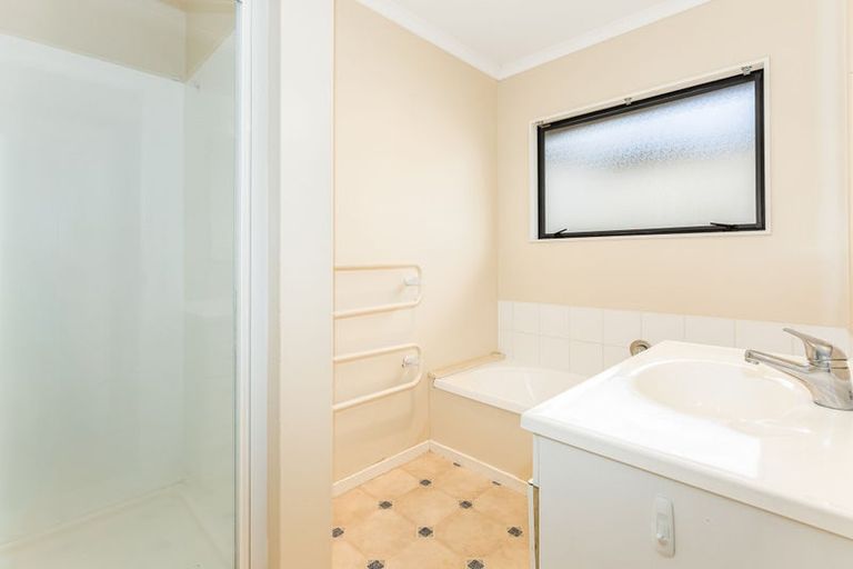 Photo of property in 92 Navigation Drive, Whitby, Porirua, 5024