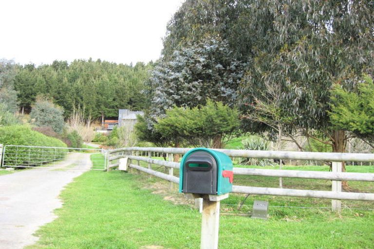 Photo of property in 52 Mahaki Road, Nikau Valley, Paraparaumu, 5032