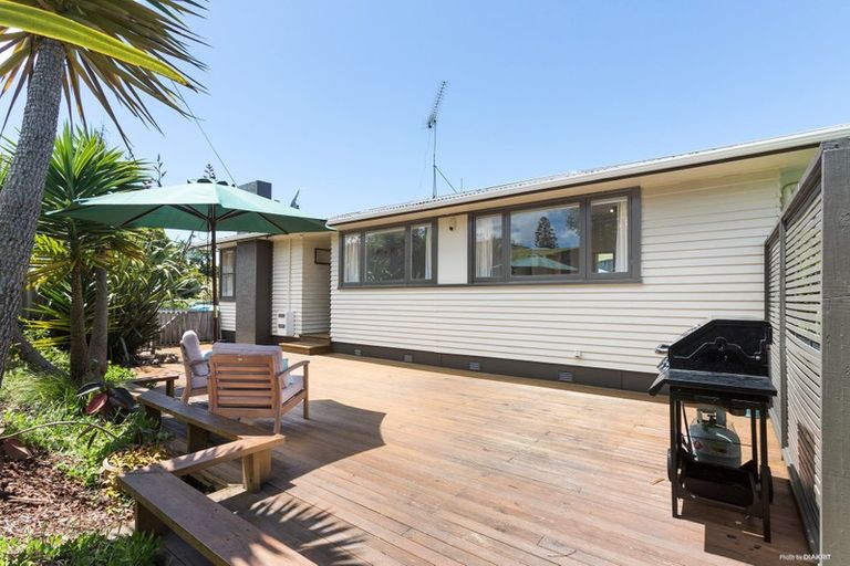 Photo of property in 19 Kelwyn Road, Kelston, Auckland, 0602