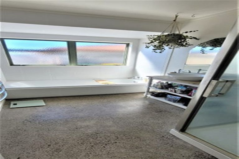 Photo of property in 28 Pacific View Road, Papamoa Beach, Papamoa, 3118