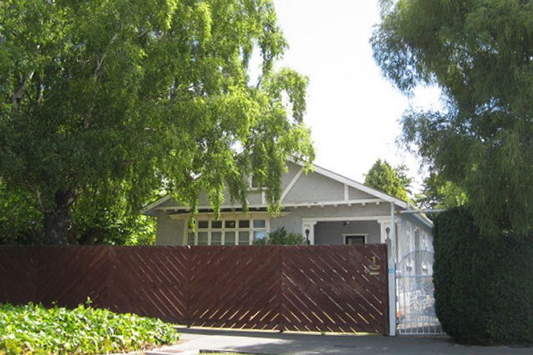 Photo of property in 1 Poynder Avenue, Merivale, Christchurch, 8014