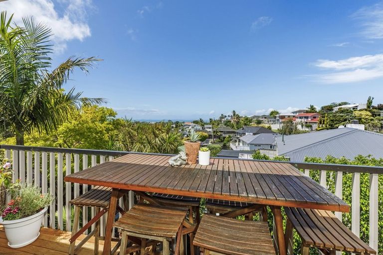 Photo of property in 1/15 Deep Creek Road, Waiake, Auckland, 0630