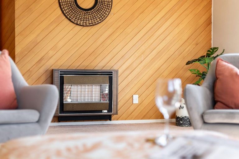 Photo of property in 10 James Cook Drive, Whitby, Porirua, 5024