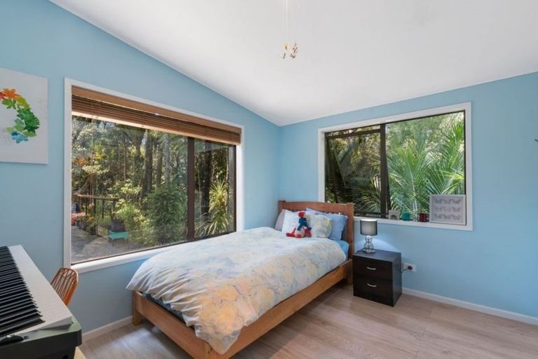 Photo of property in 128 Bodhisattva Road, Waitoki, Silverdale, 0994