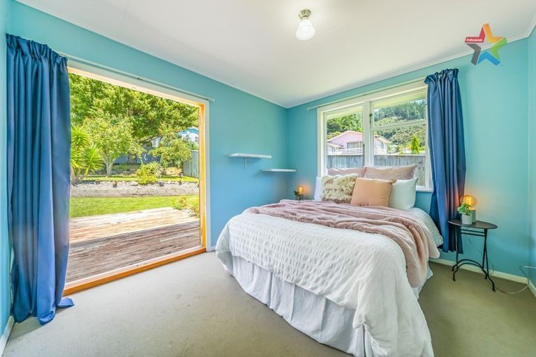 Photo of property in 49 Delaney Drive, Stokes Valley, Lower Hutt, 5019