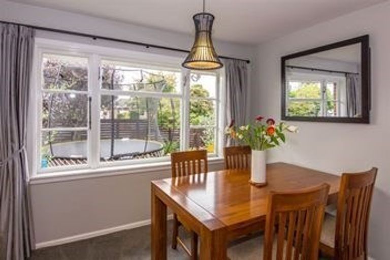 Photo of property in 2 Springbank Street, Bryndwr, Christchurch, 8053