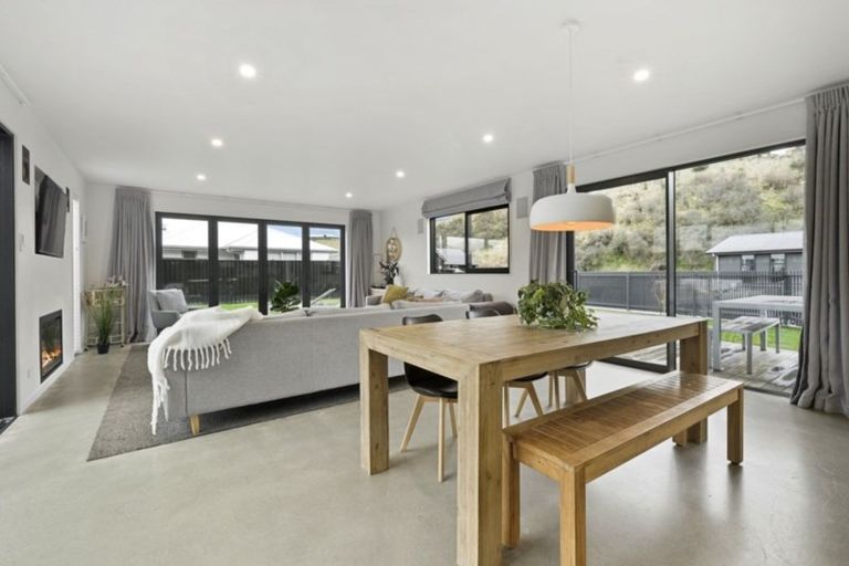Photo of property in 18 Sandford Terrace, Lower Shotover, Queenstown, 9304