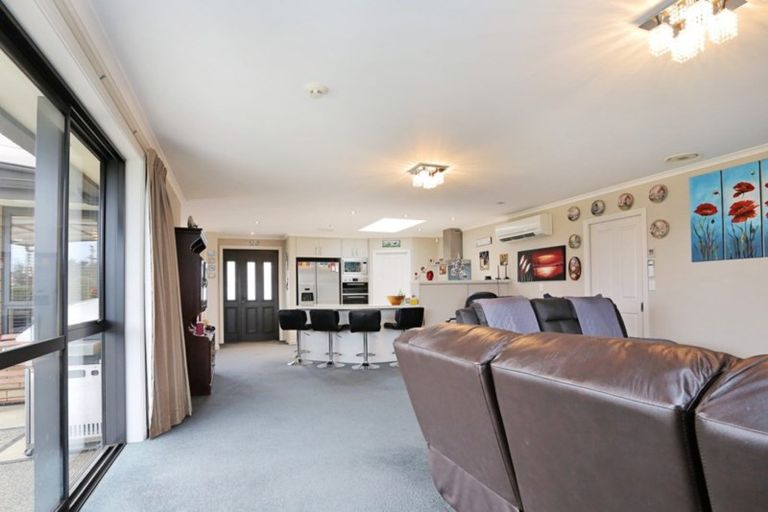 Photo of property in 9d Union Street, Winton, 9720