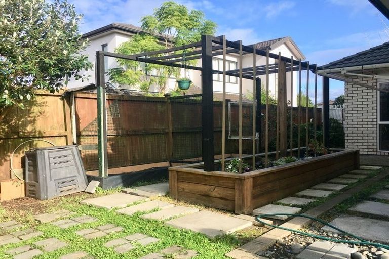 Photo of property in 321 Chapel Road, Flat Bush, Auckland, 2016