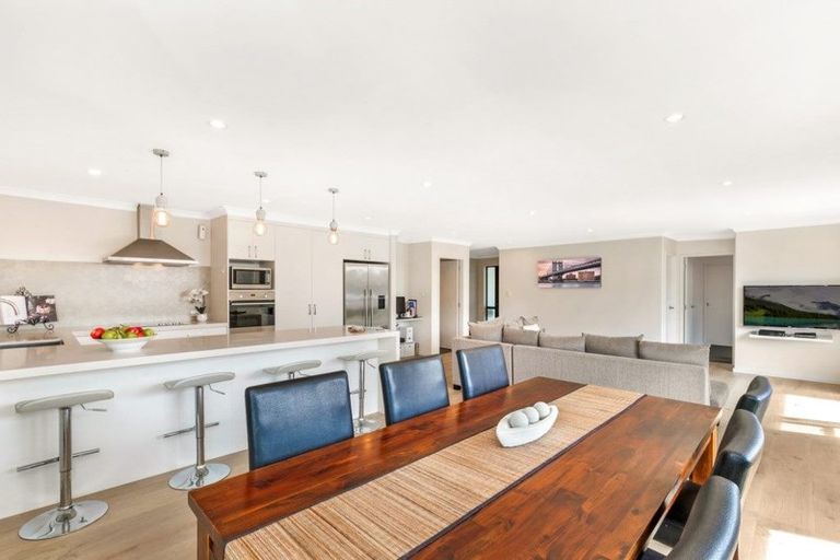 Photo of property in 6 Vivien Place, Patumahoe, Pukekohe, 2679