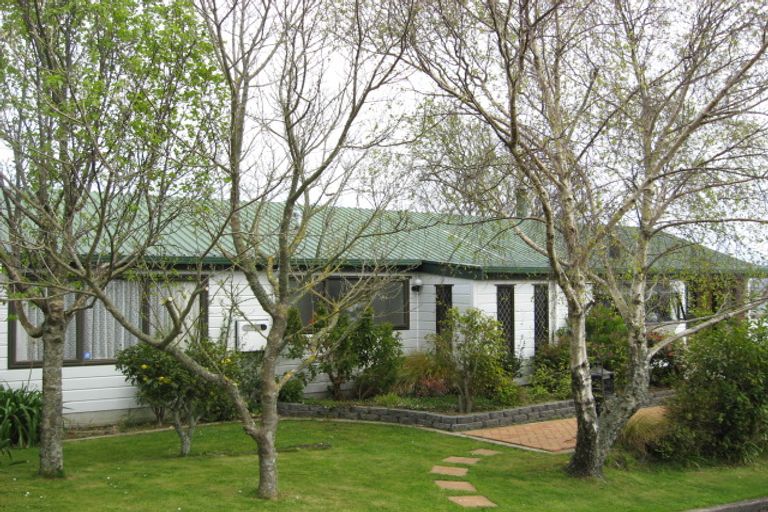 Photo of property in 10 Ridge Lane, New Plymouth, 4310