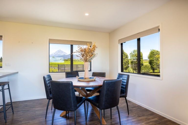 Photo of property in 917 Carrington Road, Hurworth, New Plymouth, 4371