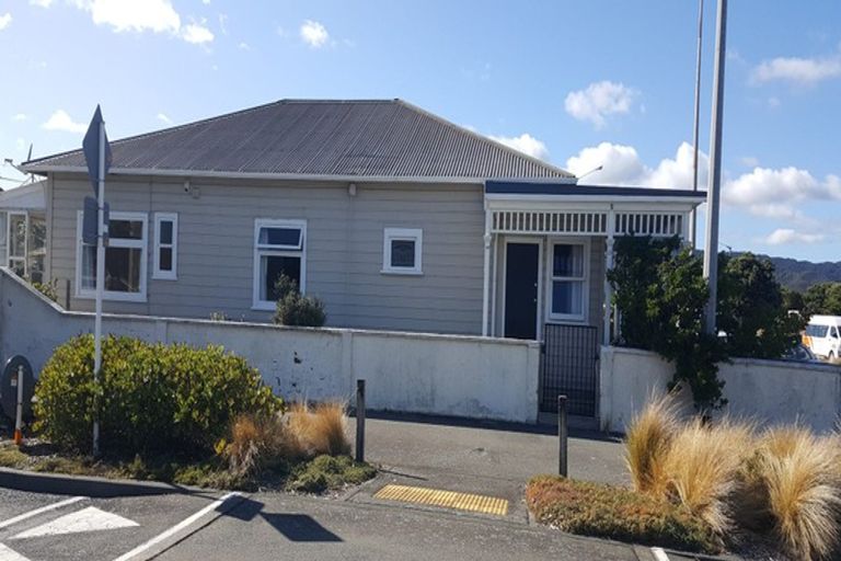 Photo of property in 235 The Esplanade, Petone, Lower Hutt, 5012