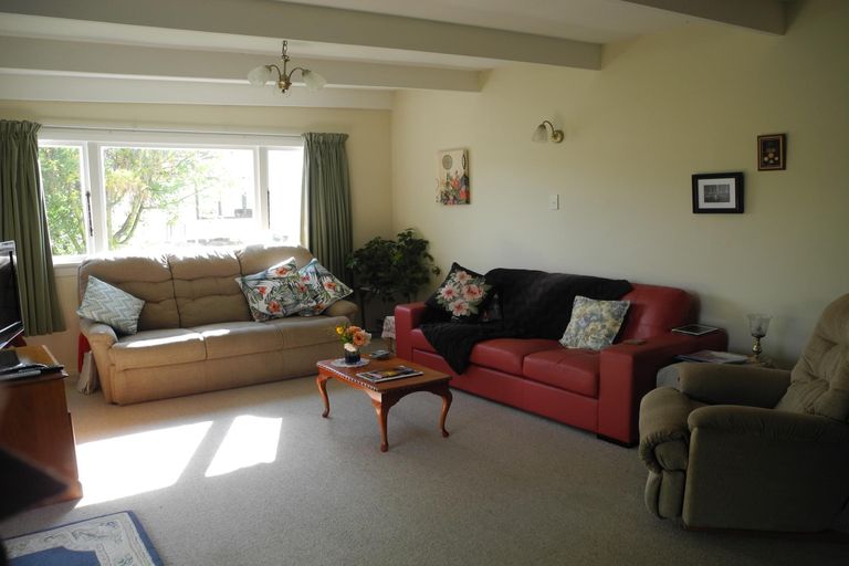 Photo of property in 8 Moorhouse Street, Waimate, 7924