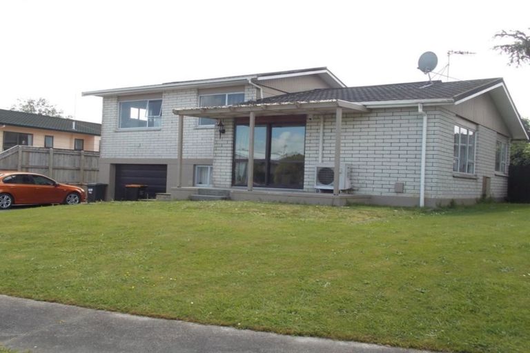 Photo of property in 4 Waltham Court, Cloverlea, Palmerston North, 4412