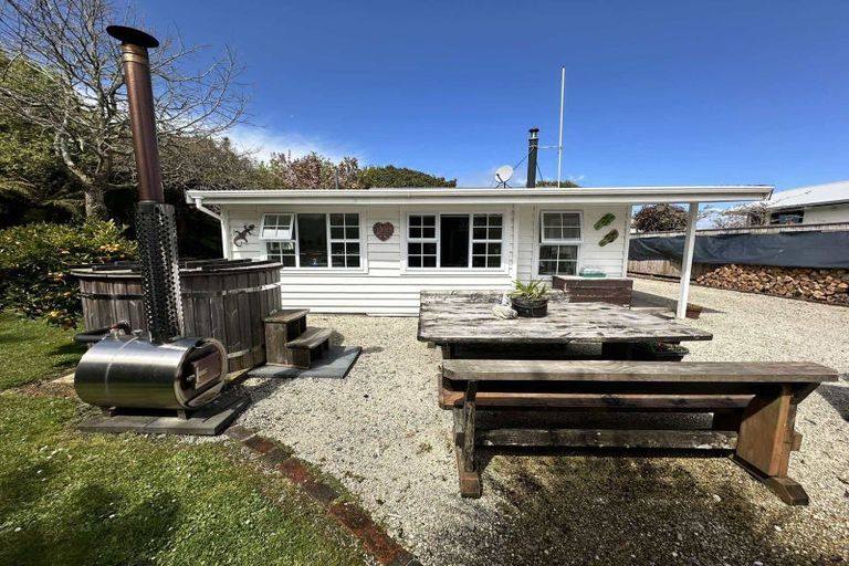 Photo of property in 195 Sale Street, Hokitika, 7810