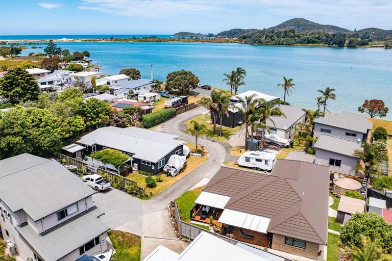 Photo of property in 25 Papaka Road, Ngunguru, Whangarei, 0173