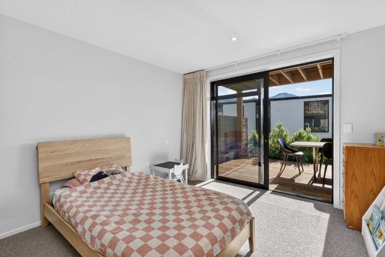 Photo of property in 8 Landsborough Lane, Wanaka, 9305