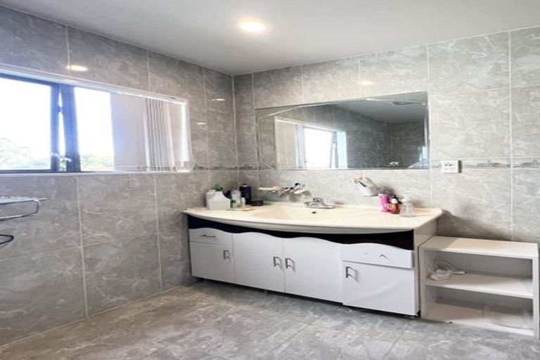 Photo of property in 2 Centorian Drive, Windsor Park, Auckland, 0632