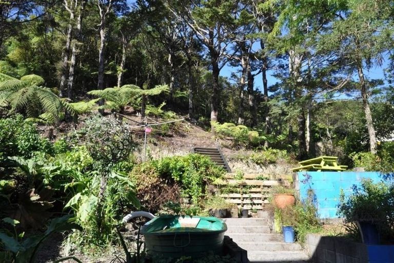 Photo of property in 124 Cheviot Road, Lowry Bay, Lower Hutt, 5013