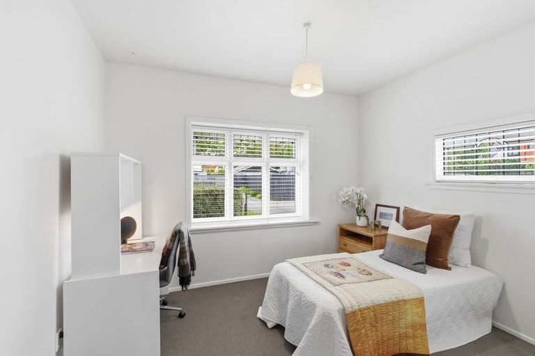 Photo of property in 1/68 Searells Road, Strowan, Christchurch, 8052