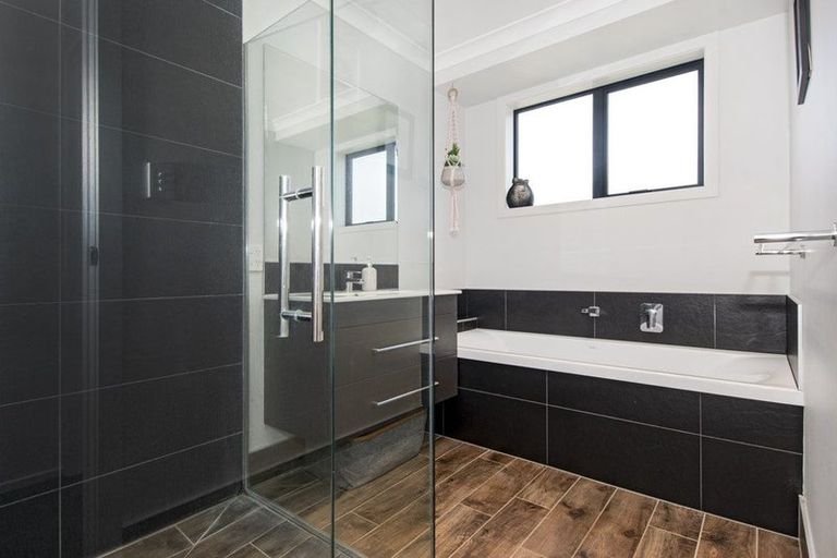 Photo of property in 23 Melody Lane, Horahora, Whangarei, 0110