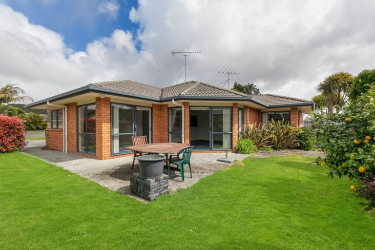 Photo of property in 24 Eastside Drive, Pukekohe, 2120