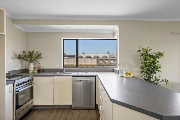 Photo of property in 1 Ladywood Road, Bay View, Napier, 4104