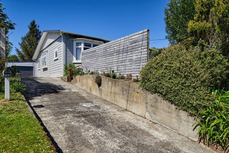 Photo of property in 27 Awatea Street, Ranui, Porirua, 5024