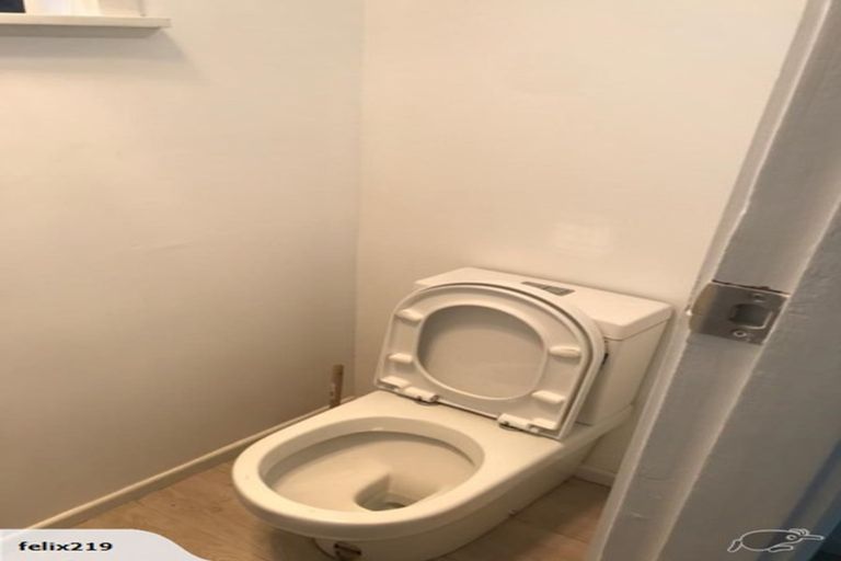 Photo of property in 12 Roberts Street, Tawa, Wellington, 5028