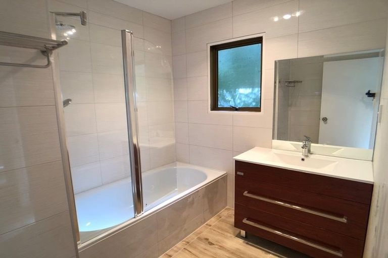 Photo of property in 63 Verran Road, Birkenhead, Auckland, 0626