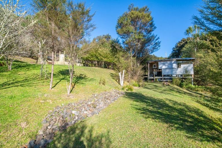 Photo of property in 341 Kanohi Road, Kaukapakapa, 0873