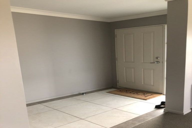 Photo of property in 7 Allerton Place, Wattle Downs, Auckland, 2103