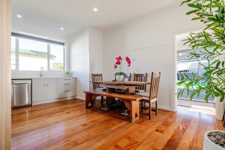 Photo of property in 10 Huxley Street, Pahiatua, 4910