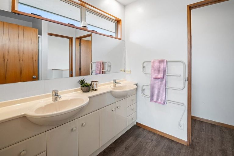 Photo of property in 32a Sawyers Arms Road, Northcote, Christchurch, 8052