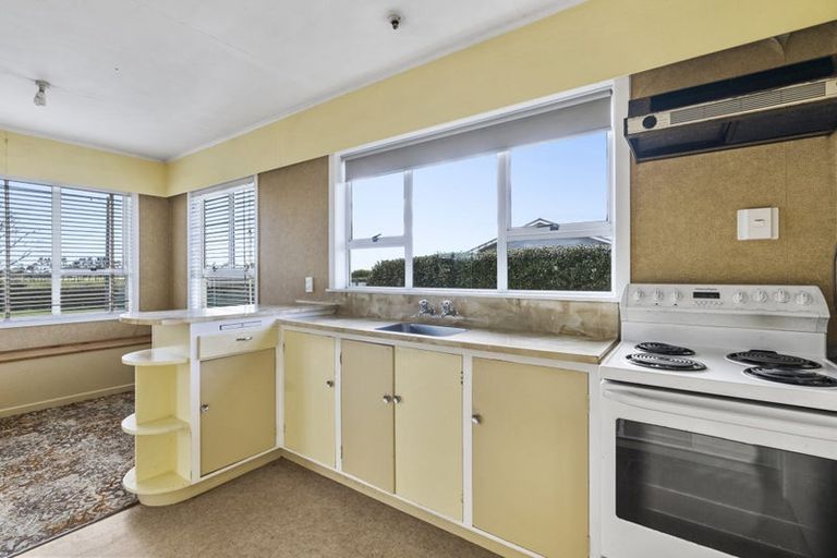 Photo of property in 62 Ninia Road, Paraite, New Plymouth, 4373