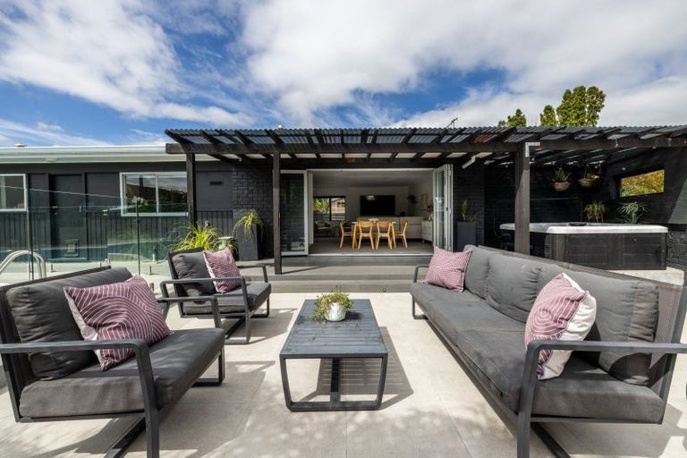 Photo of property in 29 Kent Terrace, Taradale, Napier, 4112