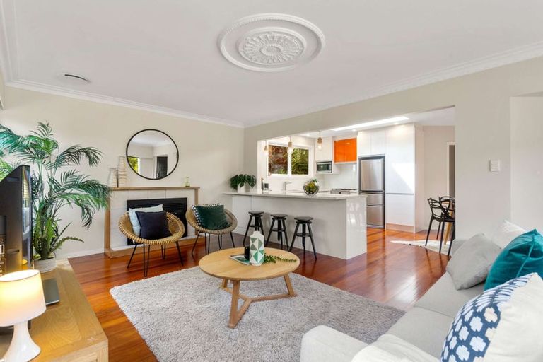 Photo of property in 20 Daffodil Street, Titirangi, Auckland, 0604