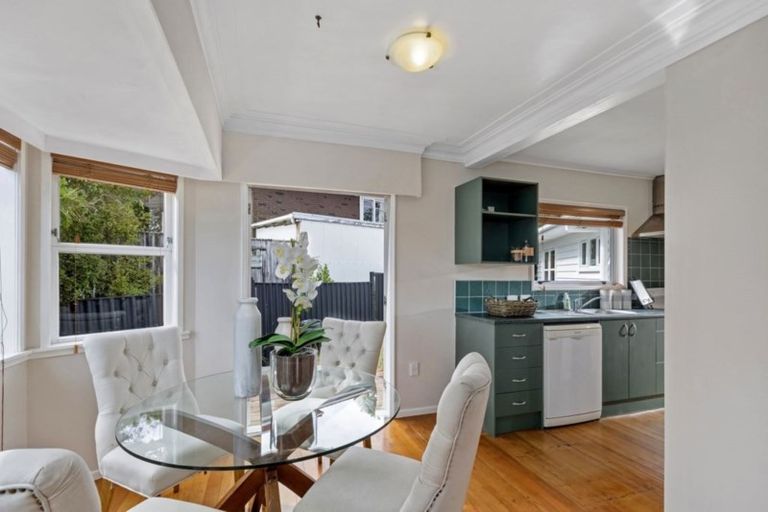 Photo of property in 1/4 Firth Road, Torbay, Auckland, 0630