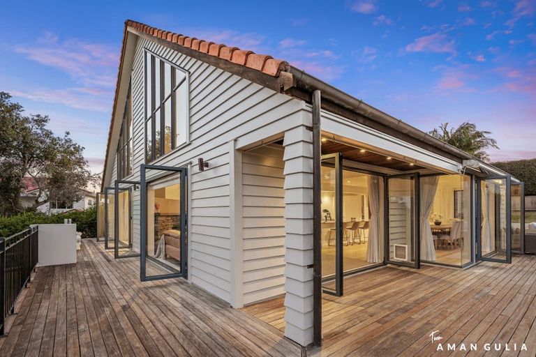 Photo of property in 86a Wiseley Road, West Harbour, Auckland, 0618