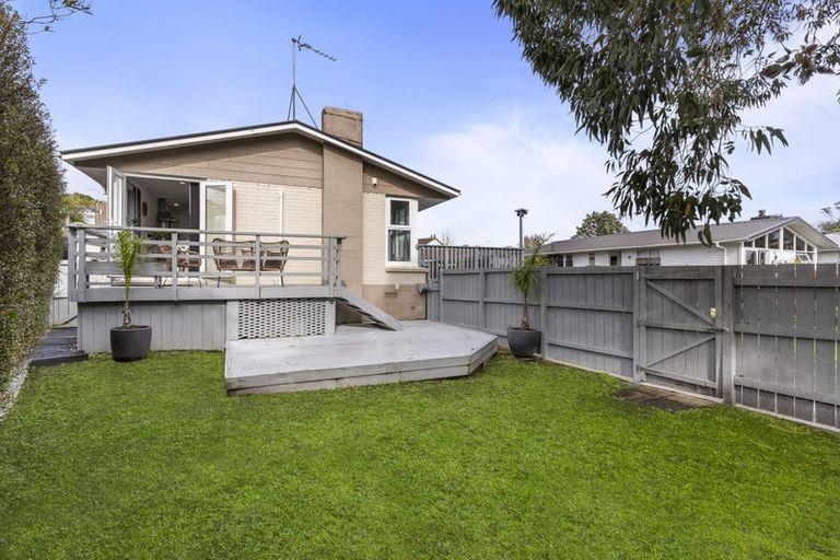 Photo of property in 1/51 Larne Avenue, Pakuranga Heights, Auckland, 2010