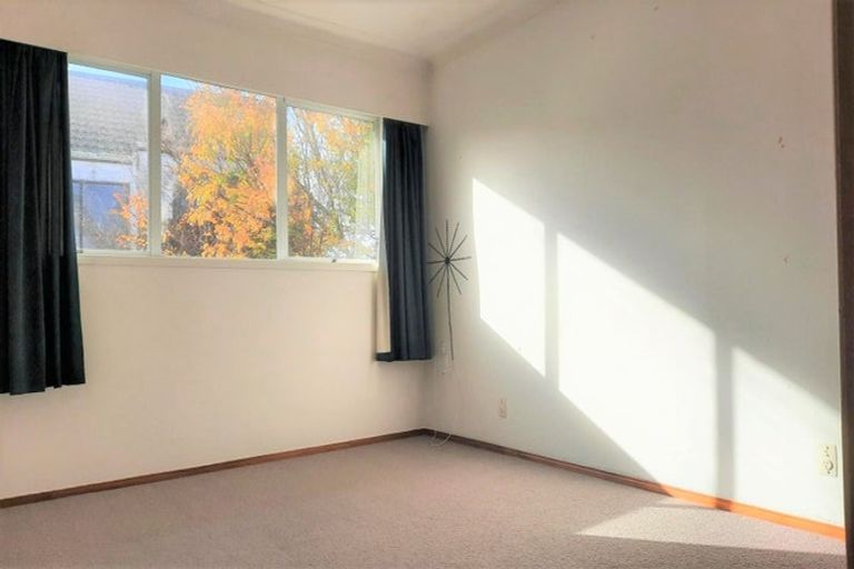 Photo of property in 51 Sunset Road, Totara Vale, Auckland, 0632