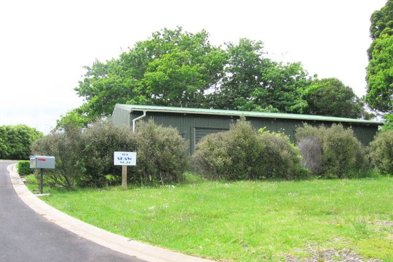 Photo of property in 72 Shaw Road, Oratia, Auckland, 0604